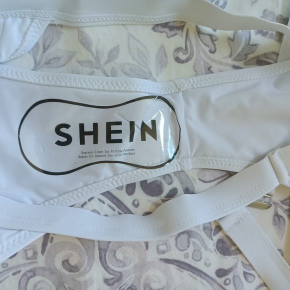SHEIN 2 Piece Simple White Bikini Set - Picture 12 of 16